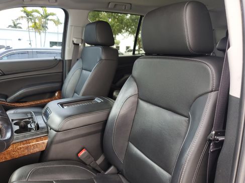 Used 2019 Chevrolet Tahoe Premier w/ RST 6.2L Performance Edition RWD image 21