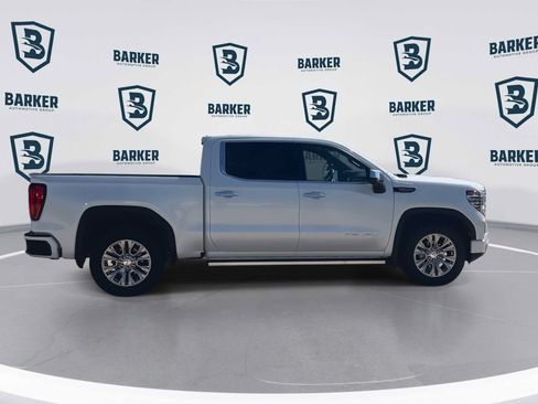 Used 2023 GMC Sierra 1500 Denali w/ Technology Package AWD/4WD image 10