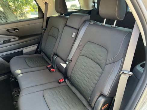 Used 2025 Nissan Pathfinder SV image 39