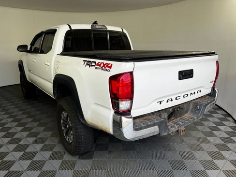 Used 2016 Toyota Tacoma TRD Off-Road w/ Towing Package AWD/4WD image 7