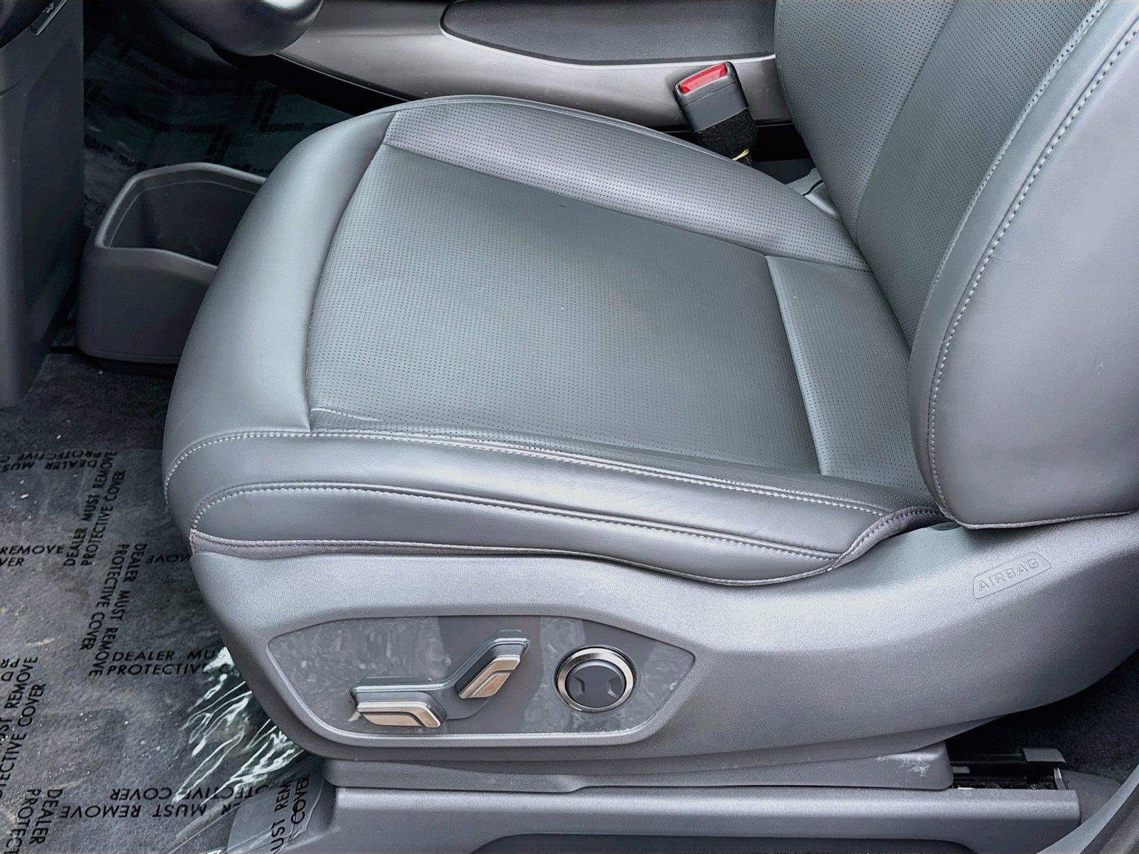 Used 2024 Kia EV9 Light Long Range RWD image 19
