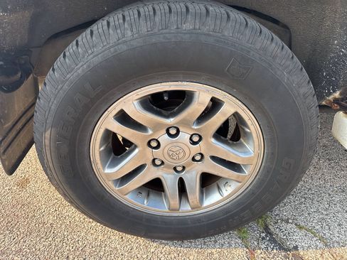 Used 2007 Toyota Sequoia SR5 AWD/4WD image 27