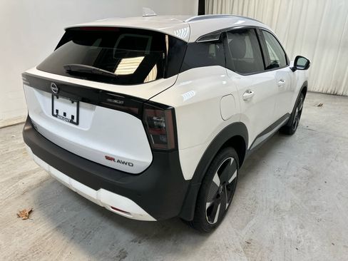 New 2025 Nissan Kicks SR image 10