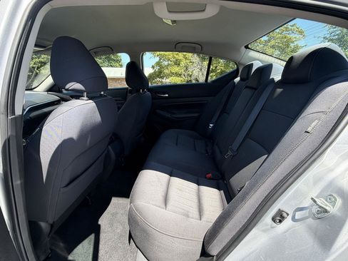 Used 2019 Nissan Altima 2.5 S FWD image 13