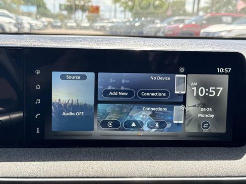 Certified 2025 Nissan Kicks SV FWD image 20