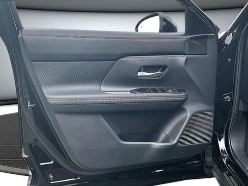 Certified 2025 Nissan Kicks SR AWD/4WD image 19