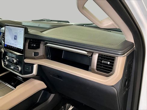 Used 2024 Ford Expedition Max Limited RWD image 19