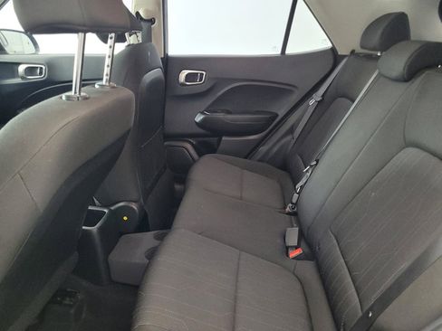Used 2021 Hyundai Venue SE FWD image 18