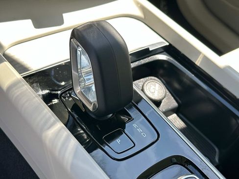 Certified 2025 Volvo XC60 T8 Plus w/ Protection Package Premier image 14