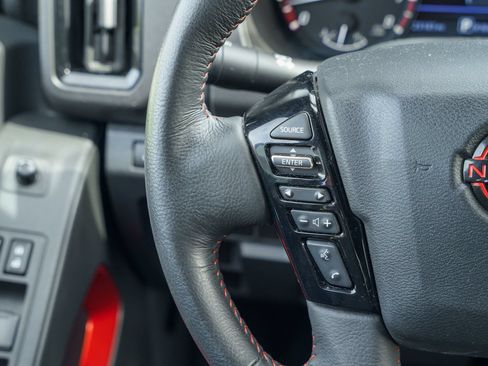 Used 2025 Nissan Frontier Pro-X RWD image 32