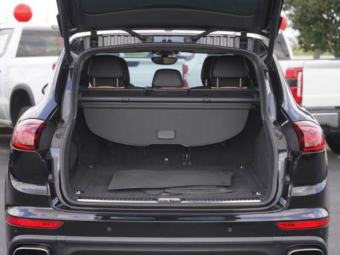 Used 2016 Porsche Cayenne AWD/4WD image 32