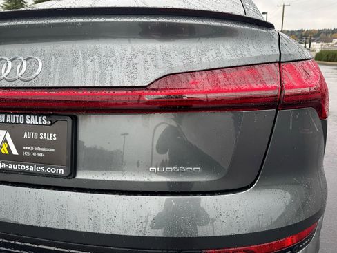 Used 2021 Audi e-tron Premium w/ Towing Package image 15