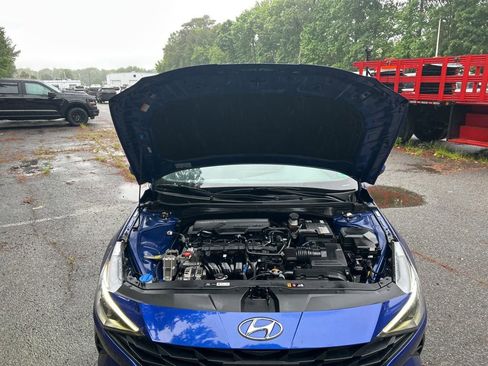 Used 2023 Hyundai Elantra SEL w/ Convenience Package FWD image 12
