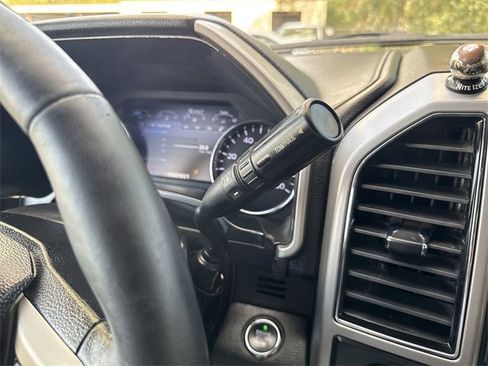 Used 2019 Ford F250 Lariat w/ Lariat Ultimate Package image 16