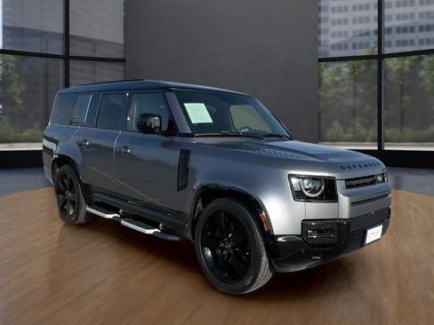 Used 2023 Land Rover Defender 130 X-Dynamic SE image 7