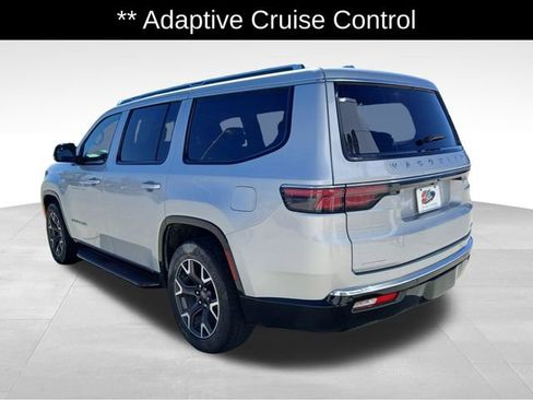 Used 2023 Jeep Wagoneer Series III w/ Preferred Equipment Group AWD/4WD image 3