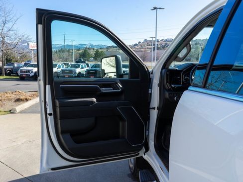 Used 2024 GMC Sierra 3500 SLT w/ X31 Off-Road Package image 15