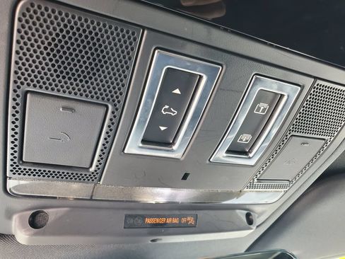 Used 2025 Land Rover Defender 110 S AWD/4WD image 31