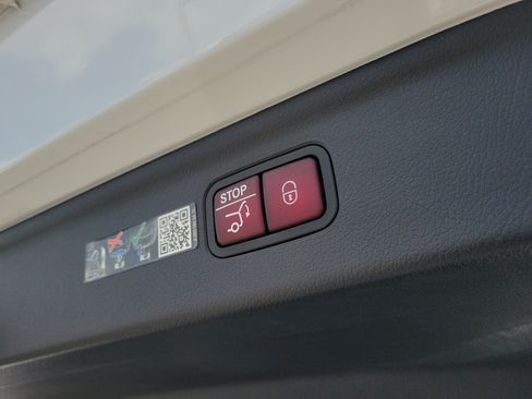 Certified 2023 Mercedes-Benz EQE 500 4MATIC SUV image 10