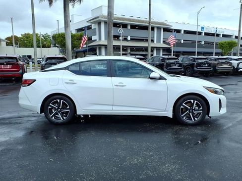 Used 2025 Nissan Sentra SV w/ Trunk Package image 15