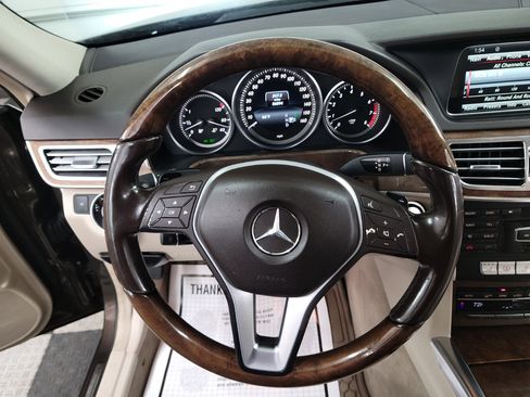Used 2014 Mercedes-Benz E 350 4MATIC Sedan w/ Premium 1 Package image 18
