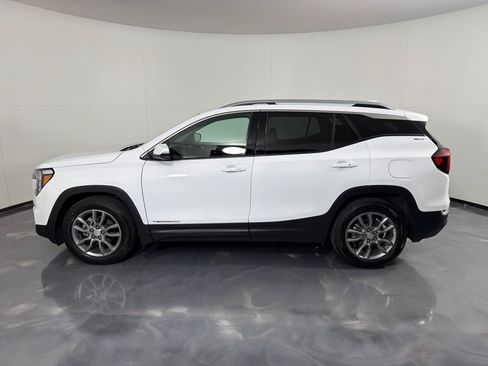 Used 2022 GMC Terrain SLT w/ LPO, Floor Liner Package FWD image 6
