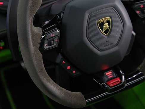 Used 2023 Lamborghini Huracan EVO RWD image 25