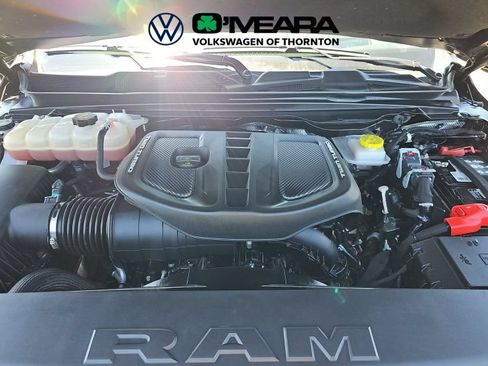 Used 2025 RAM 1500 Limited AWD/4WD image 8