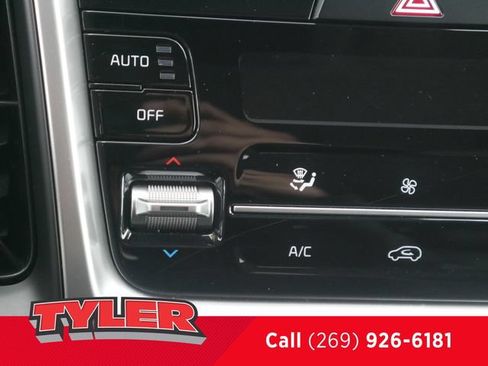 Used 2021 Kia Sorento S w/ Panoramic Sunroof Package AWD/4WD image 32