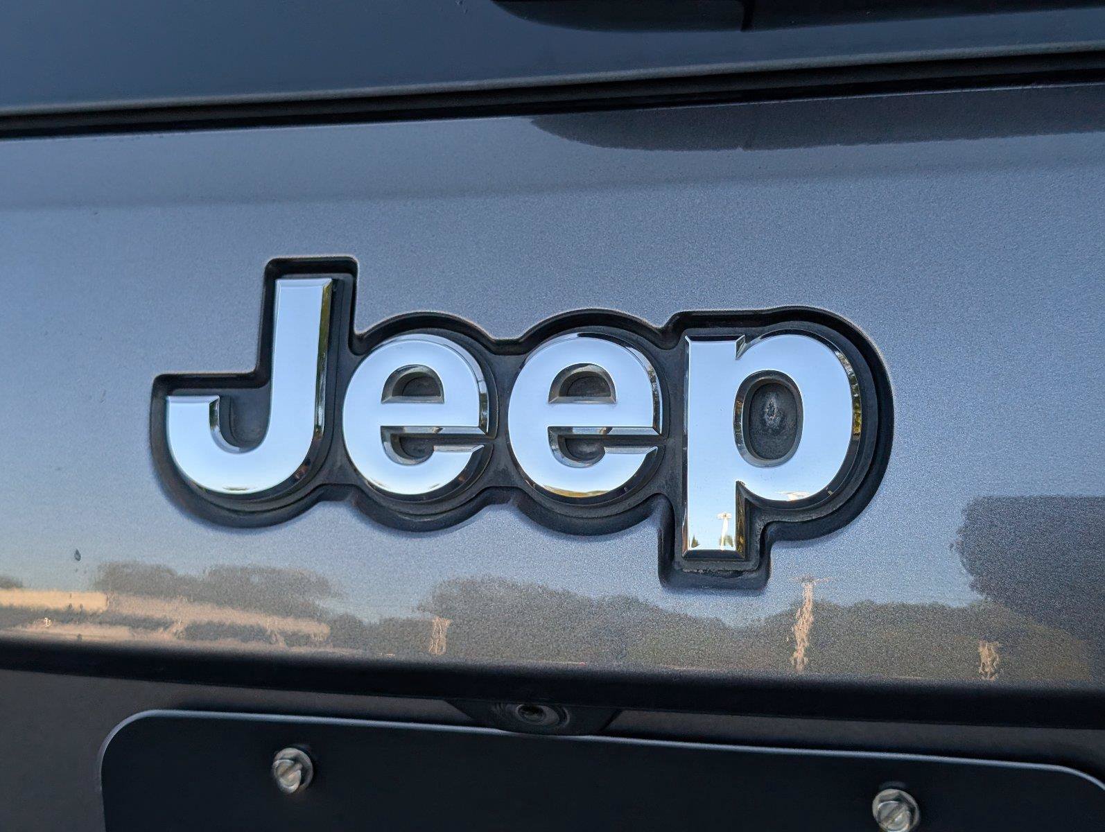 Used 2018 Jeep Grand Cherokee Limited RWD image 6