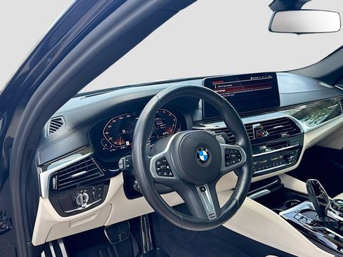 Used 2023 BMW M550i xDrive w/ Dynamic Handling Package AWD/4WD image 33