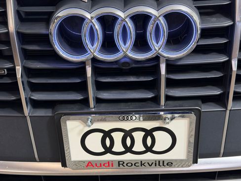 Used 2023 Audi Q7 2.0T Premium w/ Towing Package AWD/4WD image 27