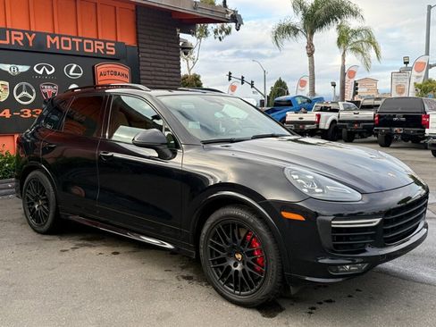 Used 2016 Porsche Cayenne GTS w/ Premium Package Plus AWD/4WD image 19
