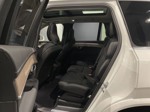 Used 2025 Volvo XC90 B6 Plus image 35