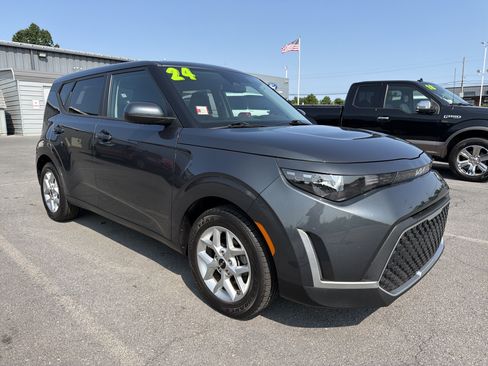 Used 2024 Kia Soul LX w/ Option Group 015 FWD image 1