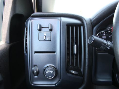 Used 2018 Chevrolet Silverado 1500 W/T w/ Trailering Package AWD/4WD image 26