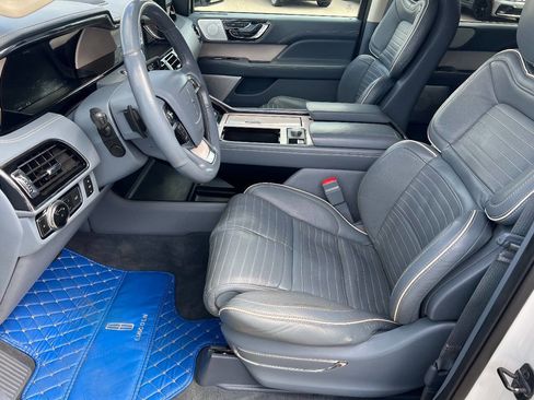 Used 2020 Lincoln Navigator Black Label w/ Cargo Convenience Package image 14