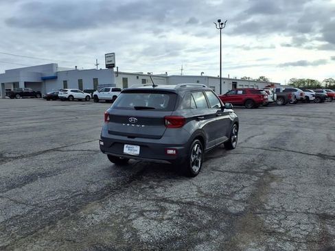 Used 2025 Hyundai Venue SEL FWD image 25