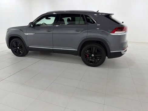 Used 2021 Volkswagen Atlas Cross Sport SEL Premium AWD/4WD image 2