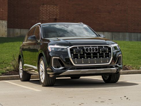 Used 2025 Audi Q7 3.0T Premium Plus w/ Premium Plus Package AWD/4WD image 1