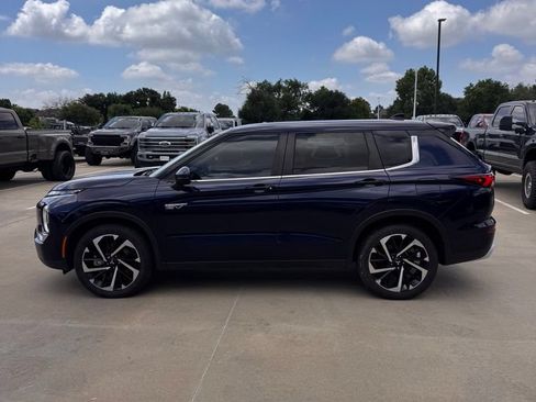 Used 2024 Mitsubishi Outlander 4WD Plug-In Hybrid image 4