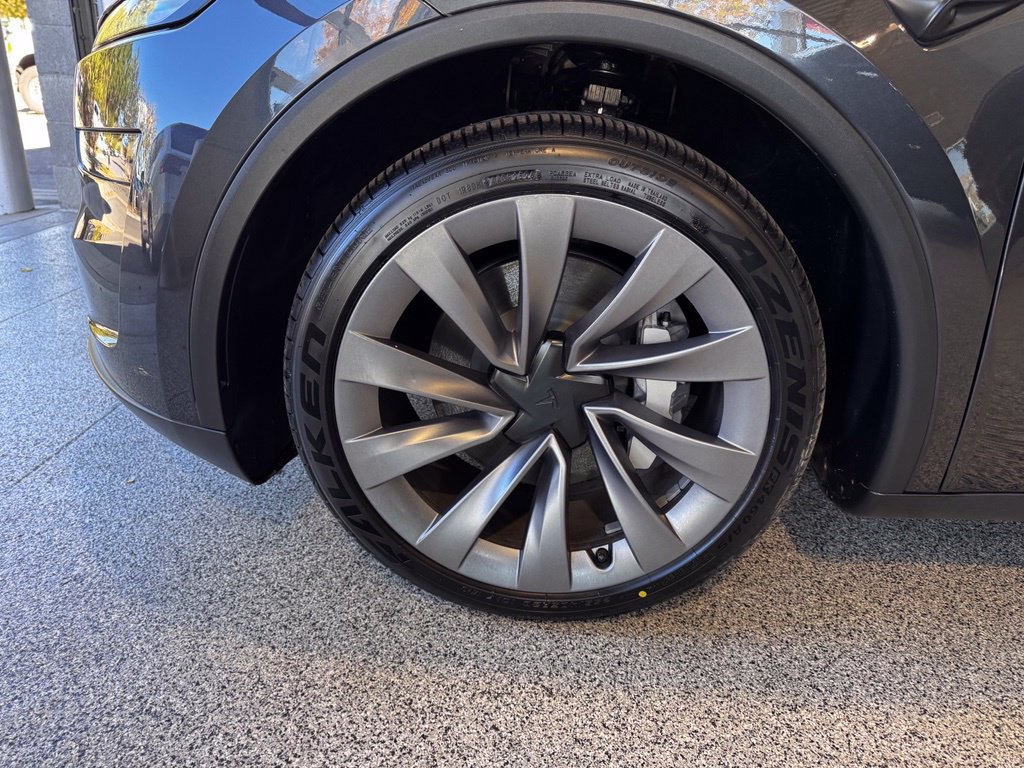 Used 2026 Tesla Model Y Long Range AWD/4WD image 9