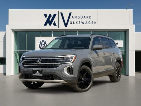 New 2026 Volkswagen Atlas SE image 1
