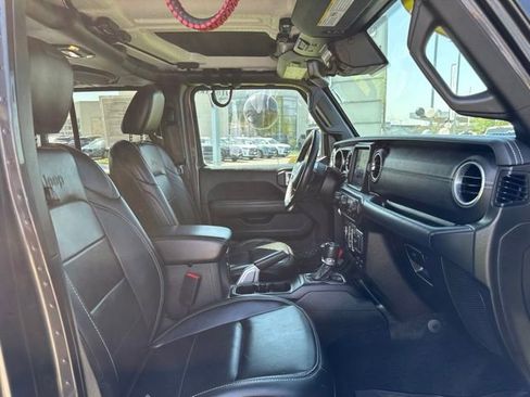 Used 2019 Jeep Wrangler Unlimited Sahara w/ Quick Order Package 24M Moab AWD/4WD image 23