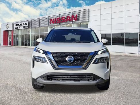 Certified 2021 Nissan Rogue SV image 2