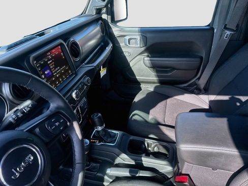 Certified 2023 Jeep Wrangler Unlimited w/ Sun & Screen Package AWD/4WD image 26