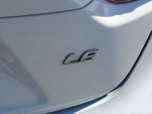 Used 2022 Toyota Corolla LE image 6