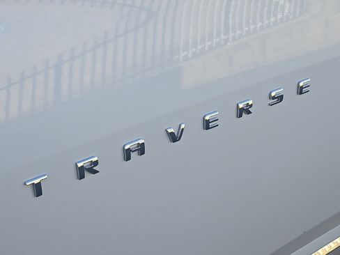 Used 2020 Chevrolet Traverse High Country FWD image 39