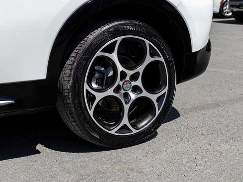 Used 2024 Alfa Romeo Tonale Ti AWD/4WD image 8