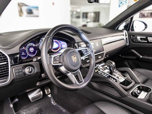 Used 2022 Porsche Cayenne S Platinum image 19